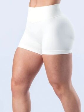 Dfyne Impact Short 4.5 Ivory
